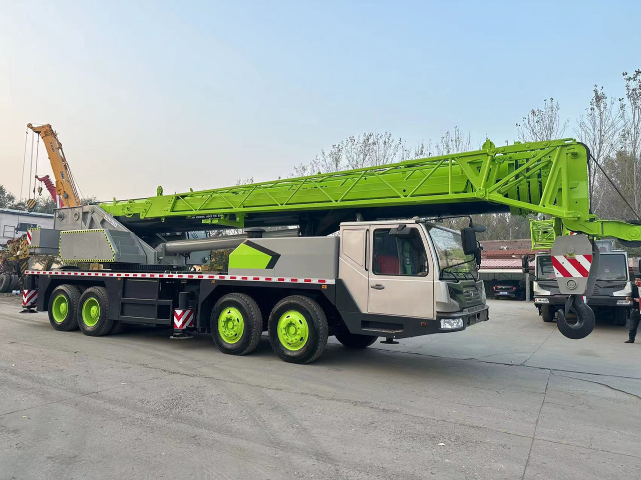 ZOOMLION QY70V ZTC700V 70 ton 50 ton 60 ton 80 ton 90 ton 100 ton truck crane - Autožeriav: obrázok 3 ZOOMLION QY70V ZTC700V 70 ton 50 ton 60 ton 80 ton 90 ton 100 ton truck crane - Autožeriav: obrázok 3