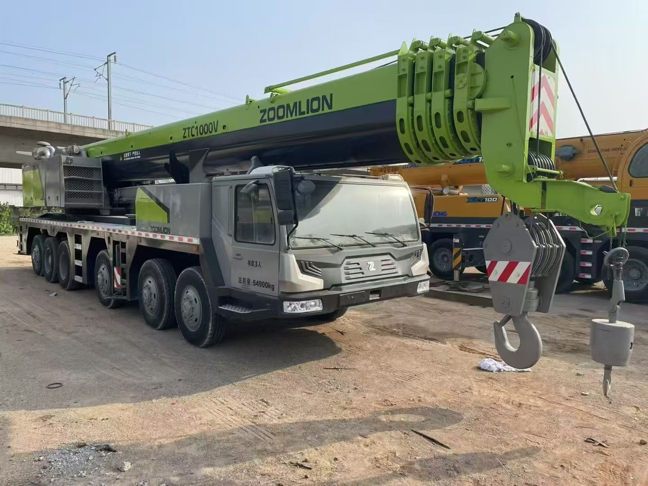 ZOOMLION ZTC1000V ZTC1100V ZTC1500V 100T 110T 150T Used truck crane - Autožeriav: obrázok 2 ZOOMLION ZTC1000V ZTC1100V ZTC1500V 100T 110T 150T Used truck crane - Autožeriav: obrázok 2