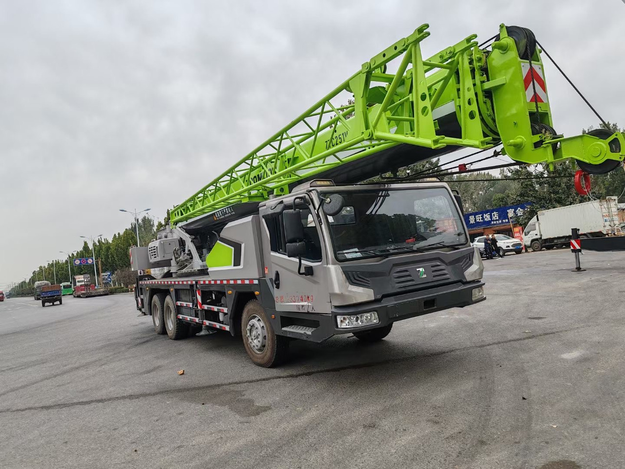 ZOOMLION ZTC251V 25 TON TRUCK CRANE - Autožeriav: obrázok 2 ZOOMLION ZTC251V 25 TON TRUCK CRANE - Autožeriav: obrázok 2