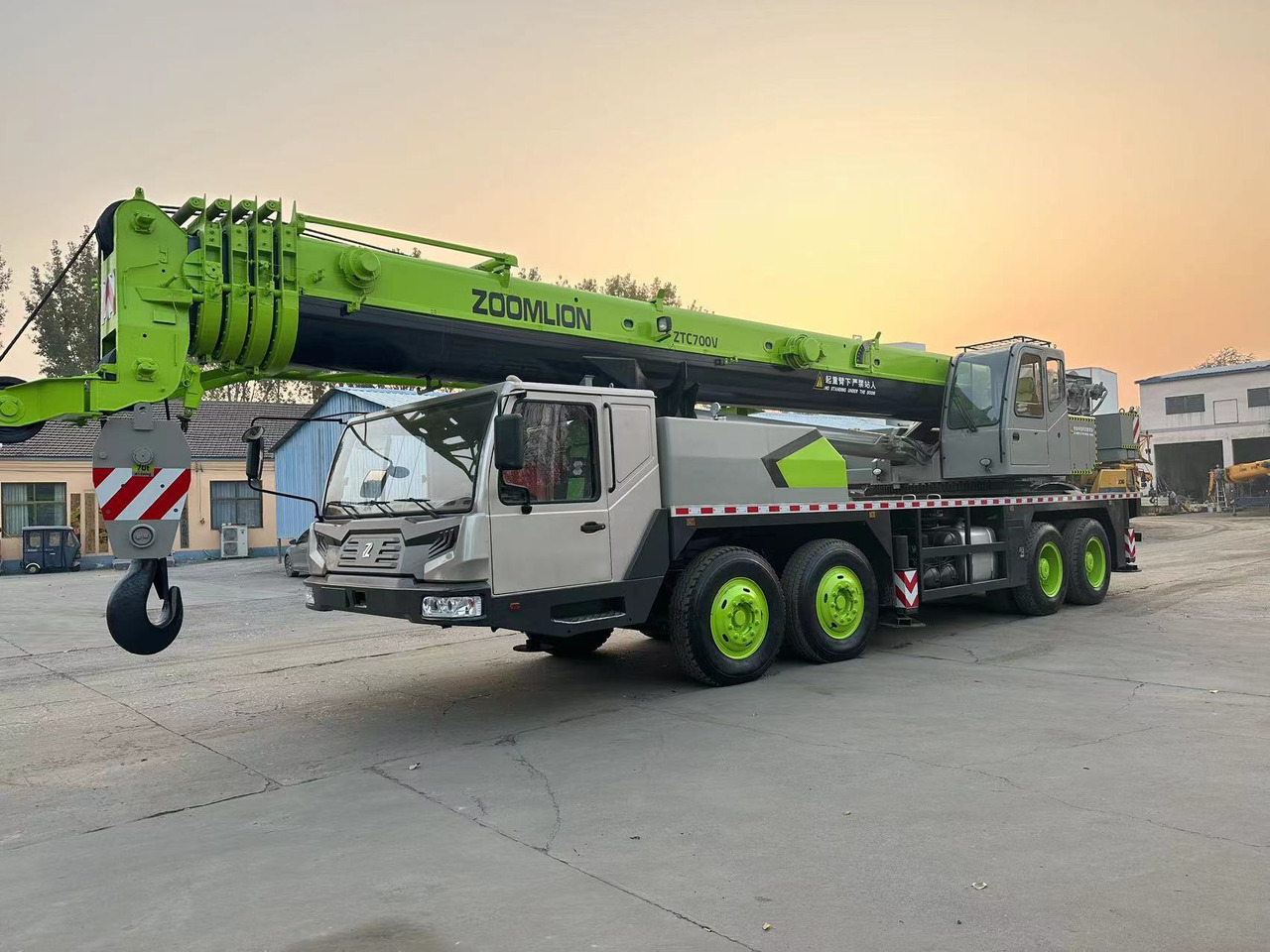 ZOOMLION ZTC700V QY70V 70 ton 80 ton 90 ton 100 ton 110 ton 120 ton used truck crane - Autožeriav: obrázok 2 ZOOMLION ZTC700V QY70V 70 ton 80 ton 90 ton 100 ton 110 ton 120 ton used truck crane - Autožeriav: obrázok 2