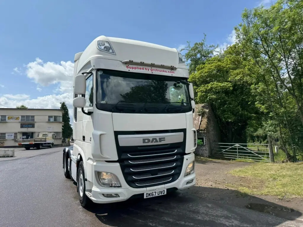 DAF XF 105 - Ťahač: obrázok 2 DAF XF 105 - Ťahač: obrázok 2