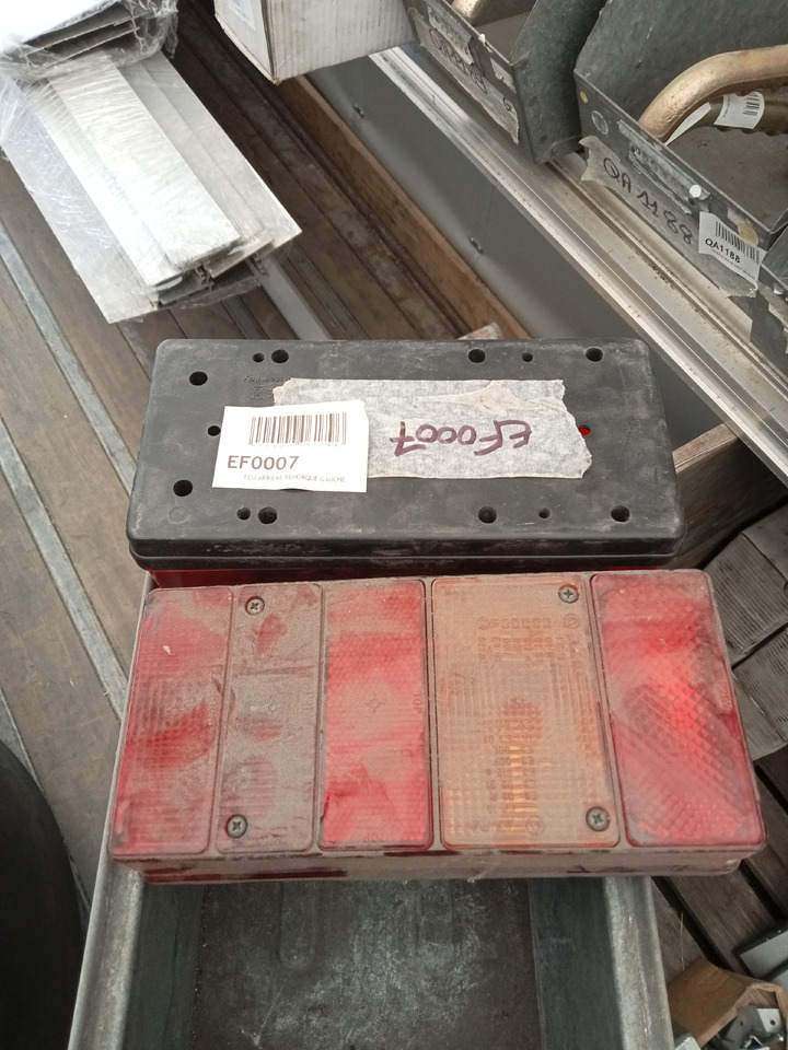 Trouillet FEU ARRIERE GAUCHE + DROIT - Zadné svetlo: obrázok 1 Trouillet FEU ARRIERE GAUCHE + DROIT - Zadné svetlo: obrázok 1