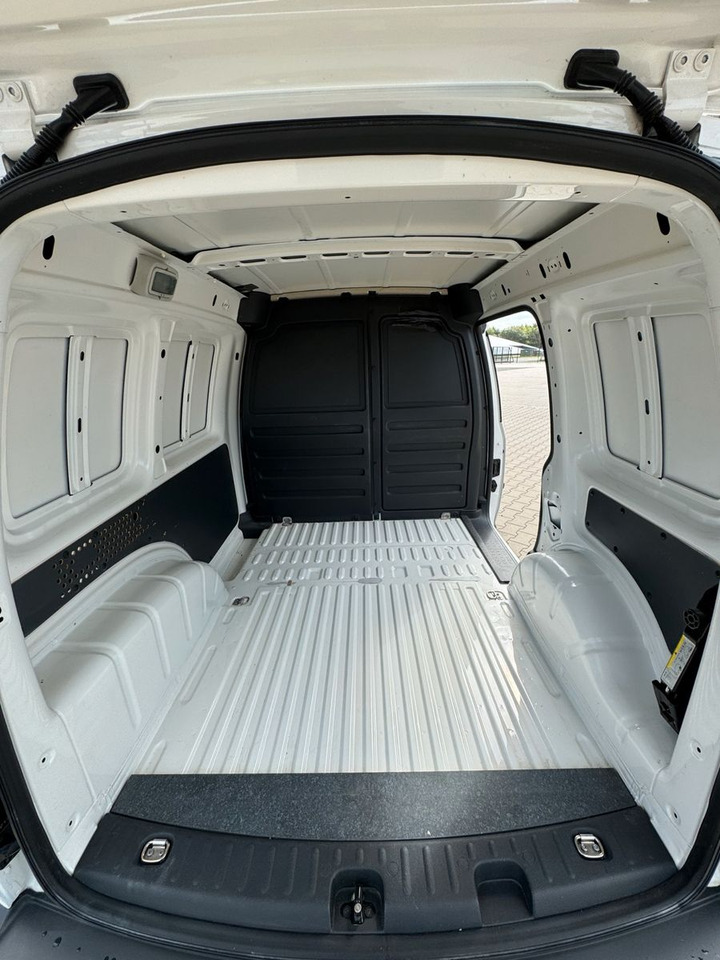 Malá dodávka Volkswagen Caddy Kasten | Klima, Navi, Alufelgen, Rückfahrk: obrázok 9 Malá dodávka Volkswagen Caddy Kasten | Klima, Navi, Alufelgen, Rückfahrk: obrázok 9
