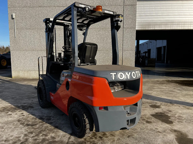 Toyota 52-8FDJF35 TONERO 35 (NEW) (6x in Stock) - Dieselový vysokozdvižný vozík: obrázok 3 Toyota 52-8FDJF35 TONERO 35 (NEW) (6x in Stock) - Dieselový vysokozdvižný vozík: obrázok 3