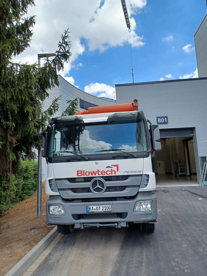 MERCEDES-BENZ Naaktgeboren Vacu-Press 8000 High-Lift V2A less km+hours! - Fekálne vozidlo: obrázok 5 MERCEDES-BENZ Naaktgeboren Vacu-Press 8000 High-Lift V2A less km+hours! - Fekálne vozidlo: obrázok 5