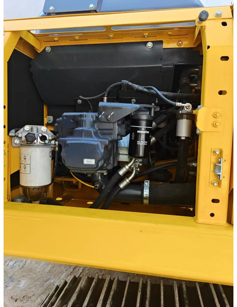 Komatsu PC220-8 - Pásové rýpadlo: obrázok 4 Komatsu PC220-8 - Pásové rýpadlo: obrázok 4