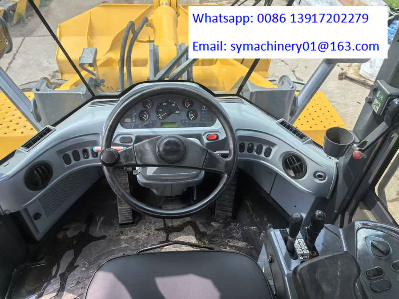 Komatsu WA380-6 - Kolesový nakladač: obrázok 4 Komatsu WA380-6 - Kolesový nakladač: obrázok 4