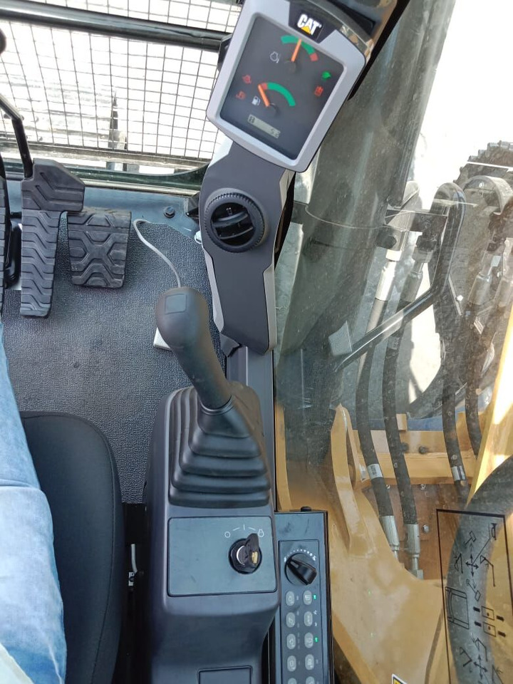 New Caterpillar 320D3GC tracked excavator - Pásové rýpadlo: obrázok 5 New Caterpillar 320D3GC tracked excavator - Pásové rýpadlo: obrázok 5