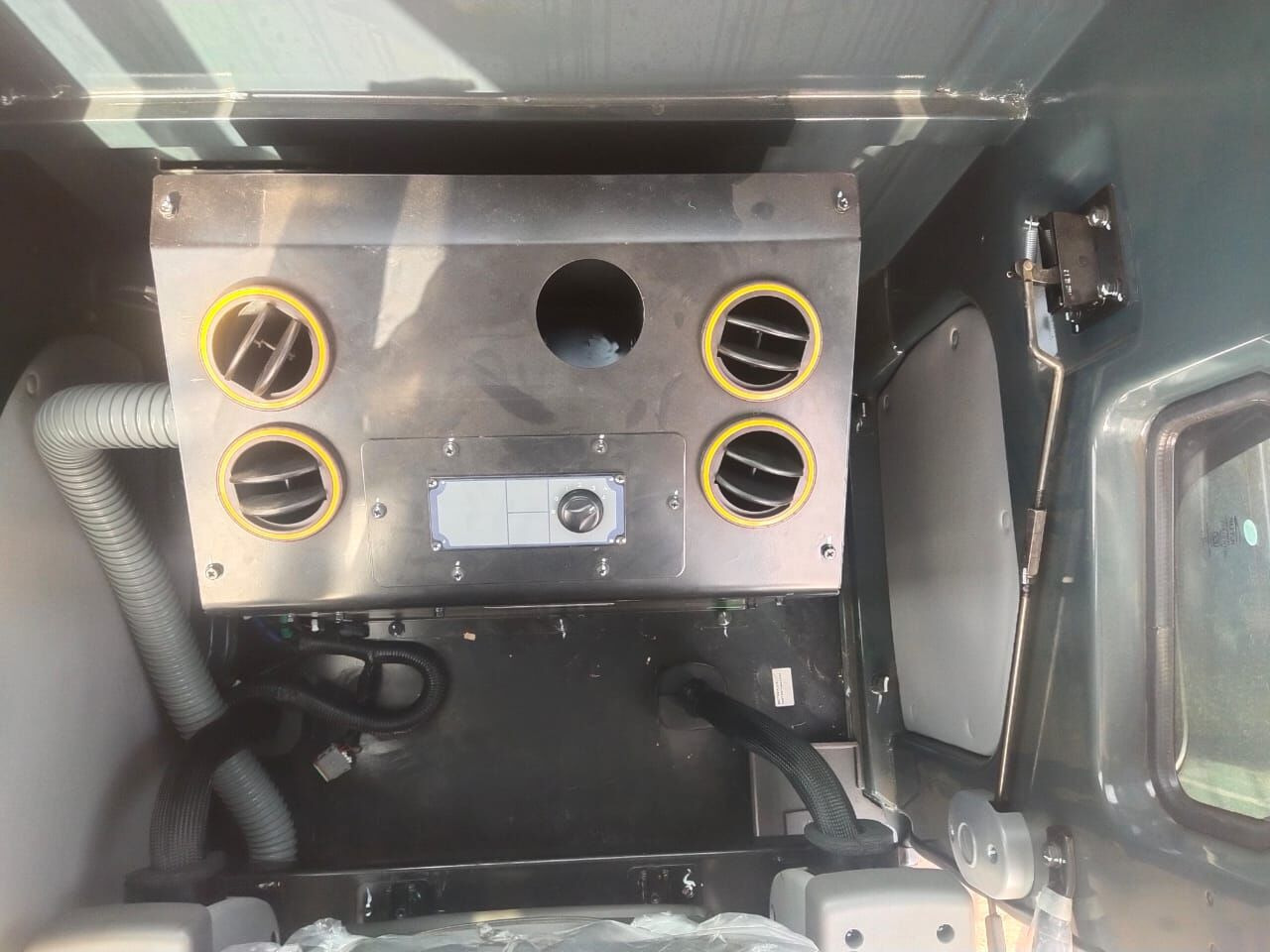 New Hyundai R210 tracked excavator - Pásové rýpadlo: obrázok 3 New Hyundai R210 tracked excavator - Pásové rýpadlo: obrázok 3