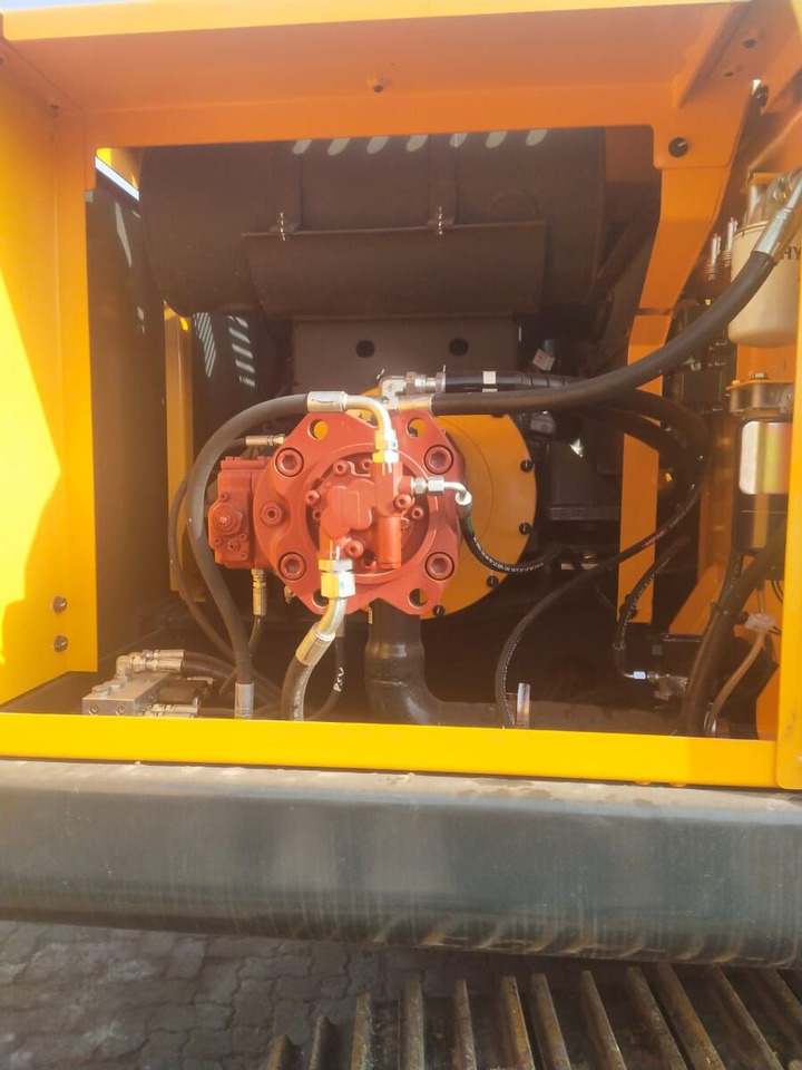 New Hyundai R210 tracked excavator - Pásové rýpadlo: obrázok 2 New Hyundai R210 tracked excavator - Pásové rýpadlo: obrázok 2