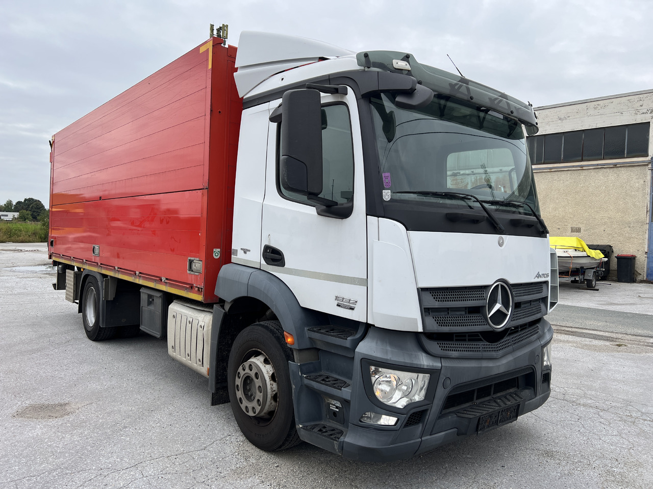 MERCEDES-BENZ ANTOS 1832 Getränkw. LBW | Klima | EURO 6 - Přepravník nápojů: obrázok 2 MERCEDES-BENZ ANTOS 1832 Getränkw. LBW | Klima | EURO 6 - Přepravník nápojů: obrázok 2