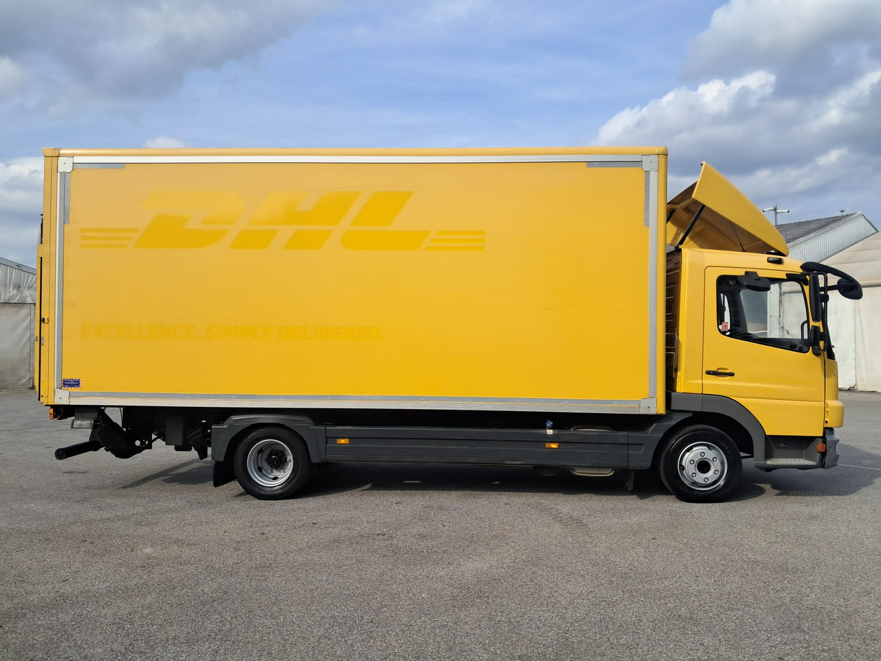 MERCEDES-BENZ ATEGO 8 16 Koffer mit LBW | Schalter | EZ 2013 - Skříňový nákladní auto: obrázok 3 MERCEDES-BENZ ATEGO 8 16 Koffer mit LBW | Schalter | EZ 2013 - Skříňový nákladní auto: obrázok 3