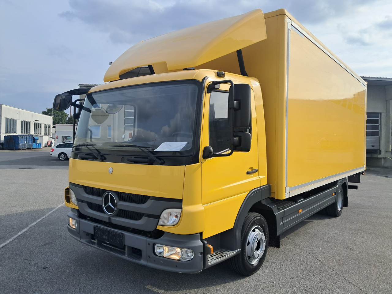 MERCEDES-BENZ ATEGO 8 16 Koffer mit LBW | Schalter | EZ 2013 - Skříňový nákladní auto: obrázok 1 MERCEDES-BENZ ATEGO 8 16 Koffer mit LBW | Schalter | EZ 2013 - Skříňový nákladní auto: obrázok 1