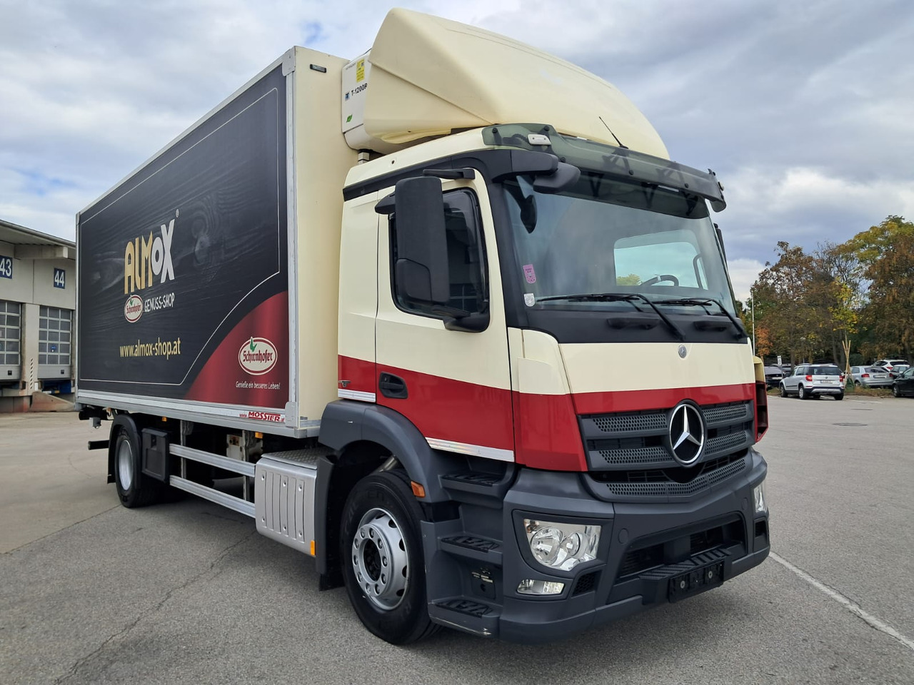 MERCEDES-BENZ Antos 1833 Kühlkoffer LBW | Standheizung | Euro 6 - Chladirenské nákladné vozidlo: obrázok 2 MERCEDES-BENZ Antos 1833 Kühlkoffer LBW | Standheizung | Euro 6 - Chladirenské nákladné vozidlo: obrázok 2