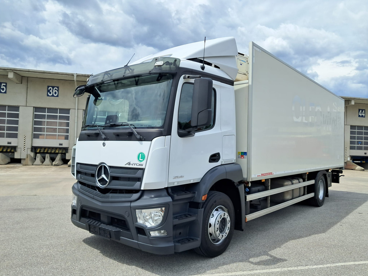 MERCEDES-BENZ Antos 2135 Kühlkoffer | Supra 850 | Standheizung - Chladirenské nákladné vozidlo: obrázok 1 MERCEDES-BENZ Antos 2135 Kühlkoffer | Supra 850 | Standheizung - Chladirenské nákladné vozidlo: obrázok 1