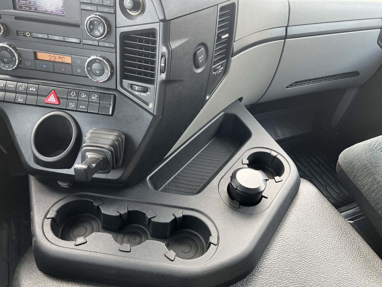 Leasing MERCEDES-BENZ Antos 25 40 | Standheizung | Klima | Liftachse MERCEDES-BENZ Antos 25 40 | Standheizung | Klima | Liftachse: obrázok 18