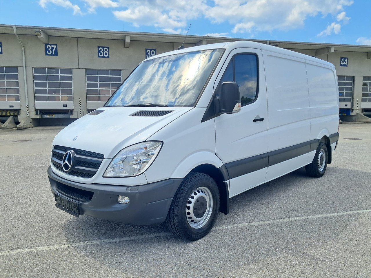 MERCEDES-BENZ Sprinter 316 | Werkstattwagen | Klima | Tempomat | - Furgon: obrázok 1 MERCEDES-BENZ Sprinter 316 | Werkstattwagen | Klima | Tempomat | - Furgon: obrázok 1