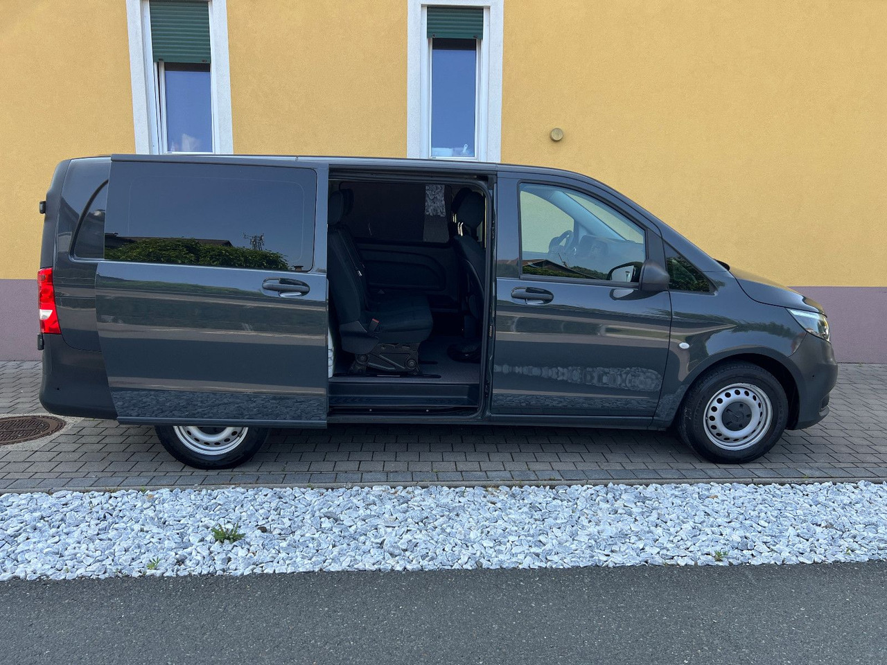 Mercedes-Benz Vito 114 lang | Klima | Schiebetür | Tempomat - Dodávkа s dvojitou kabínou: obrázok 4 Mercedes-Benz Vito 114 lang | Klima | Schiebetür | Tempomat - Dodávkа s dvojitou kabínou: obrázok 4