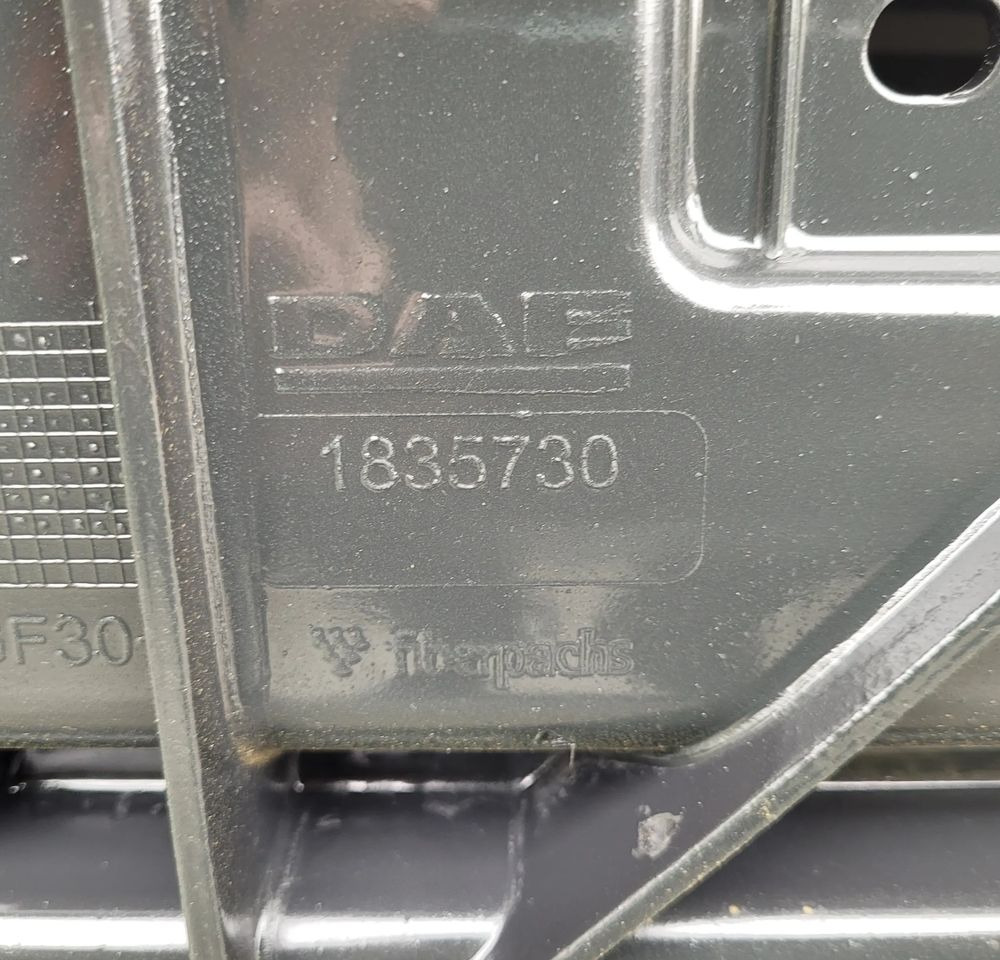 ATRAPA MASKA DAF XF 106 ORYGINAŁ 1835730 CHWALIM116 - Kapota pre Nákladné auto: obrázok 4 ATRAPA MASKA DAF XF 106 ORYGINAŁ 1835730 CHWALIM116 - Kapota pre Nákladné auto: obrázok 4