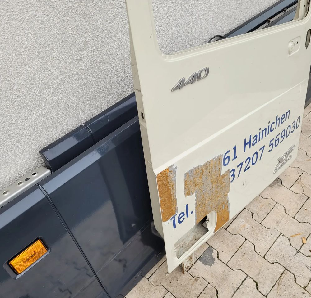 DRZWI PRAWE DAF XF 106 - Dvere a diely pre Nákladné auto: obrázok 3 DRZWI PRAWE DAF XF 106 - Dvere a diely pre Nákladné auto: obrázok 3