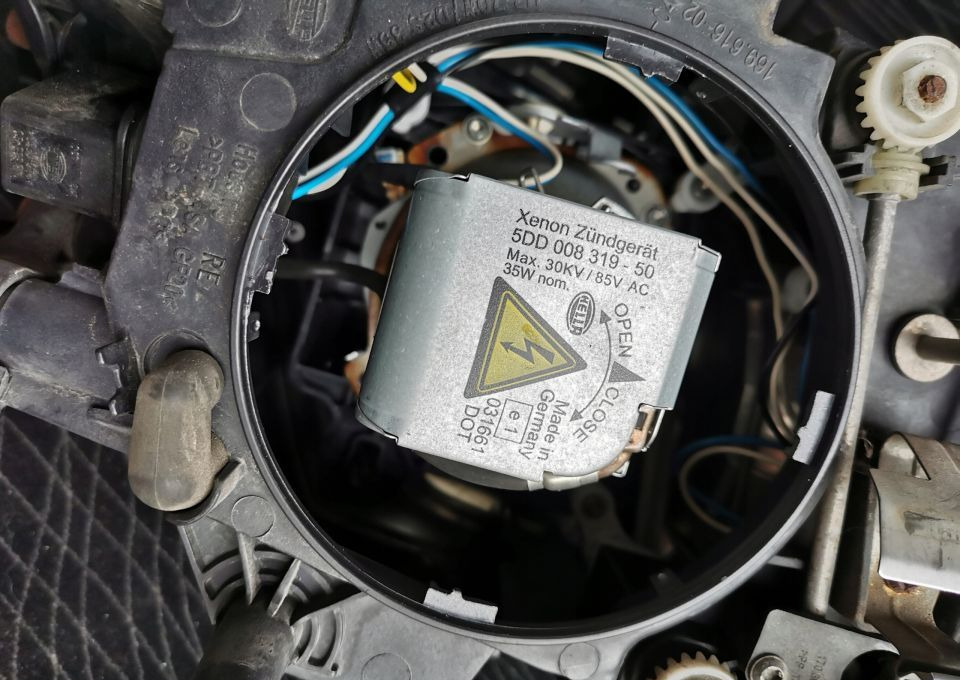 LAMPA XENON VOLVO FH 13 ORYGINAŁ PRAWA - Svetlomety pre Nákladné auto: obrázok 3 LAMPA XENON VOLVO FH 13 ORYGINAŁ PRAWA - Svetlomety pre Nákladné auto: obrázok 3