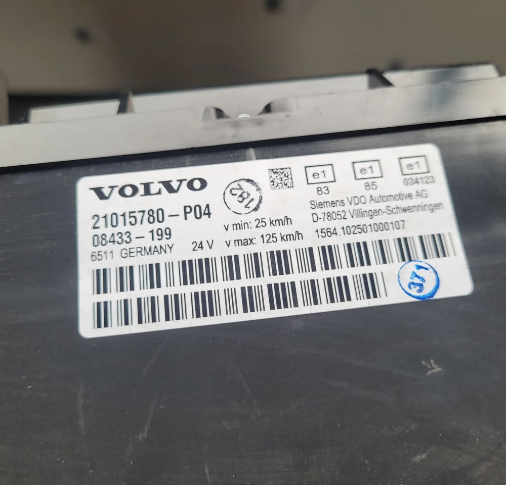 LICZNIK VOLVO FH 21015780 P04 - Elektrický systém pre Nákladné auto: obrázok 2 LICZNIK VOLVO FH 21015780 P04 - Elektrický systém pre Nákladné auto: obrázok 2