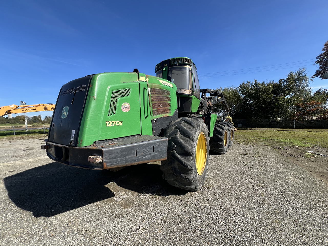 JOHN DEERE 1270E - Lesnícky harvestor: obrázok 3 JOHN DEERE 1270E - Lesnícky harvestor: obrázok 3