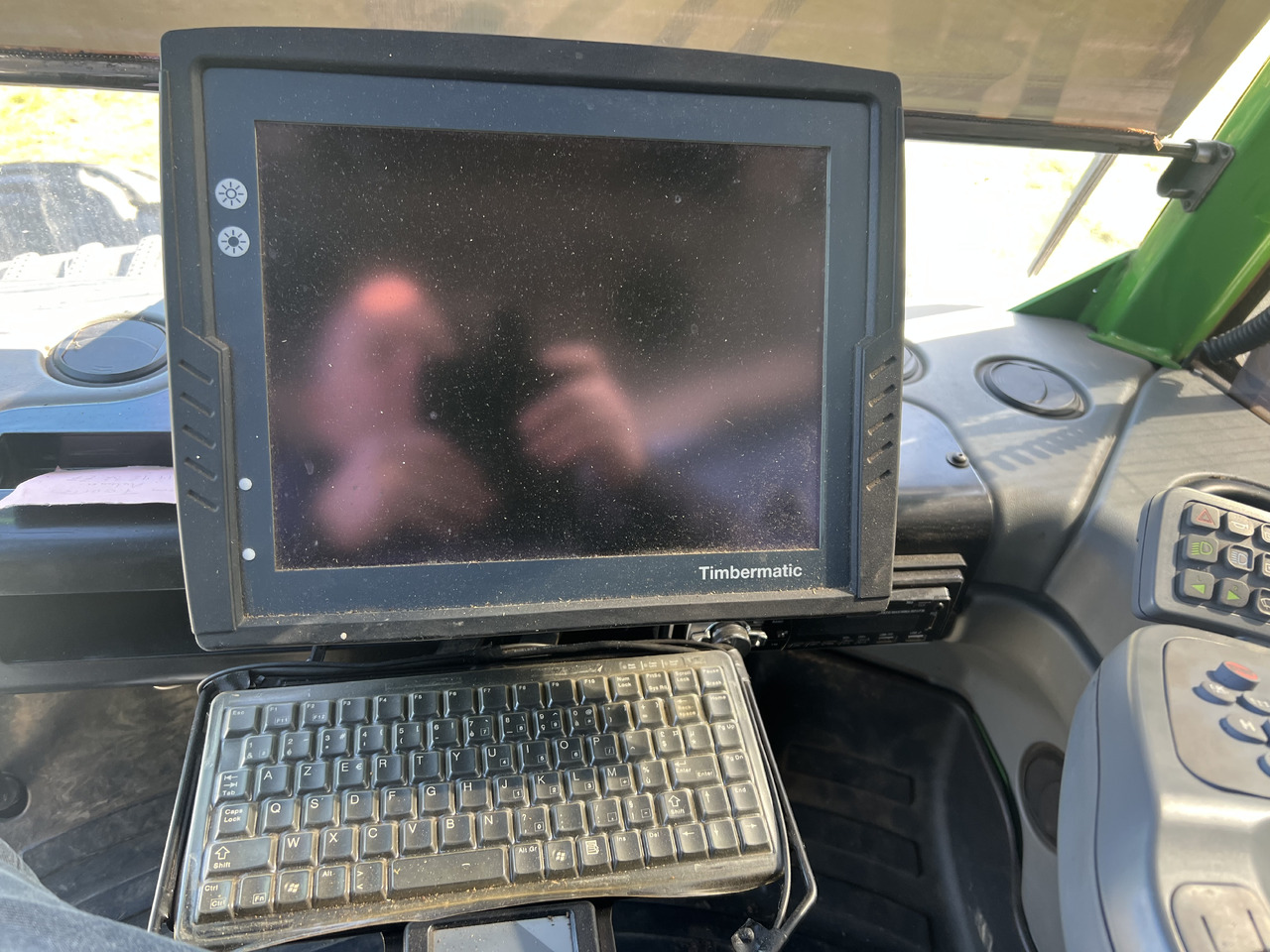 Lesnícky harvestor JOHN DEERE 1270E: obrázok 12 Lesnícky harvestor JOHN DEERE 1270E: obrázok 12