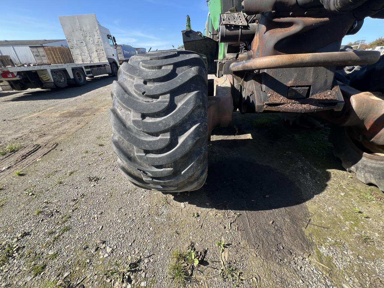 Lesnícky harvestor JOHN DEERE 1270E: obrázok 6 Lesnícky harvestor JOHN DEERE 1270E: obrázok 6