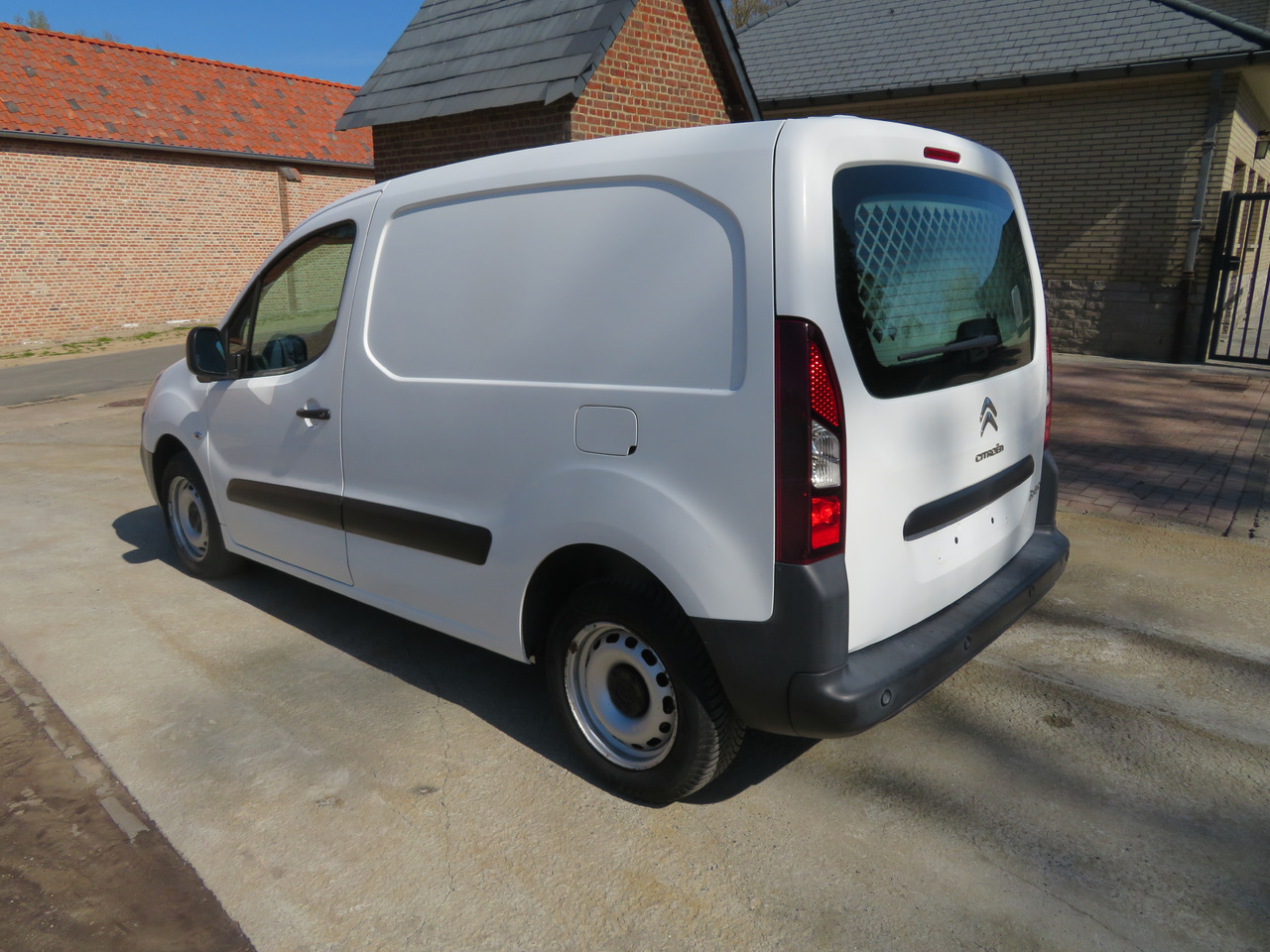 CITROËN Berlingo 1.6 BlueHDi CLUB - Furgon: obrázok 5 CITROËN Berlingo 1.6 BlueHDi CLUB - Furgon: obrázok 5