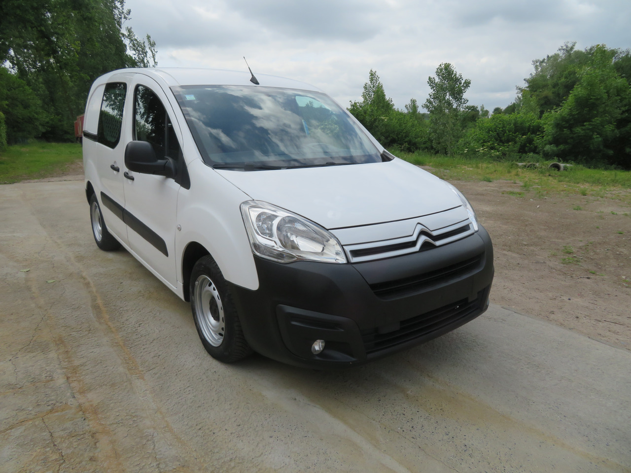 CITROËN Berlingo 1.6 BlueHDi CLUB - Furgon: obrázok 1 CITROËN Berlingo 1.6 BlueHDi CLUB - Furgon: obrázok 1