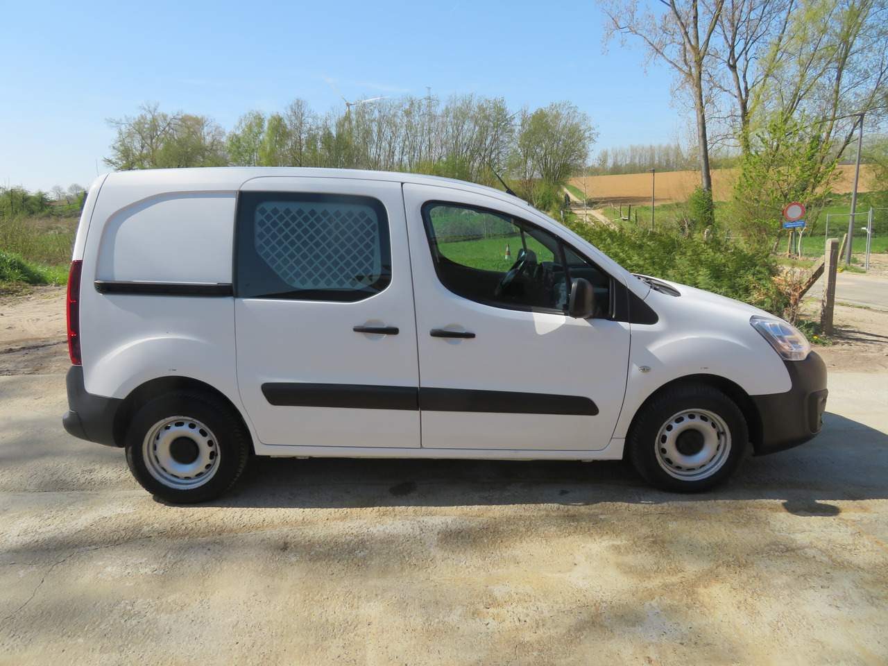 Furgon CITROËN Berlingo 1.6 BlueHDi CLUB: obrázok 8 Furgon CITROËN Berlingo 1.6 BlueHDi CLUB: obrázok 8