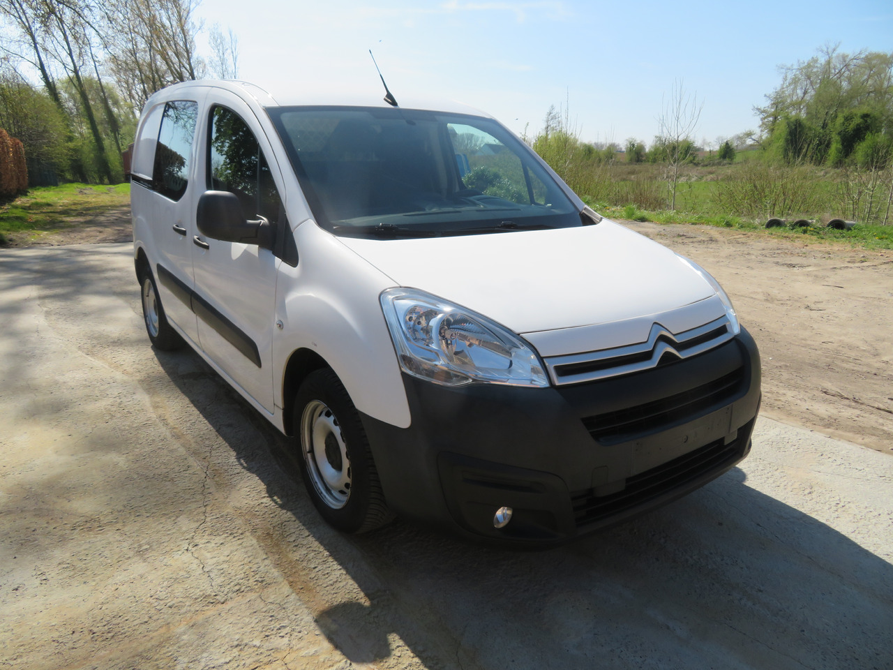 CITROËN Berlingo 1.6 BlueHDi CLUB - Furgon: obrázok 1 CITROËN Berlingo 1.6 BlueHDi CLUB - Furgon: obrázok 1