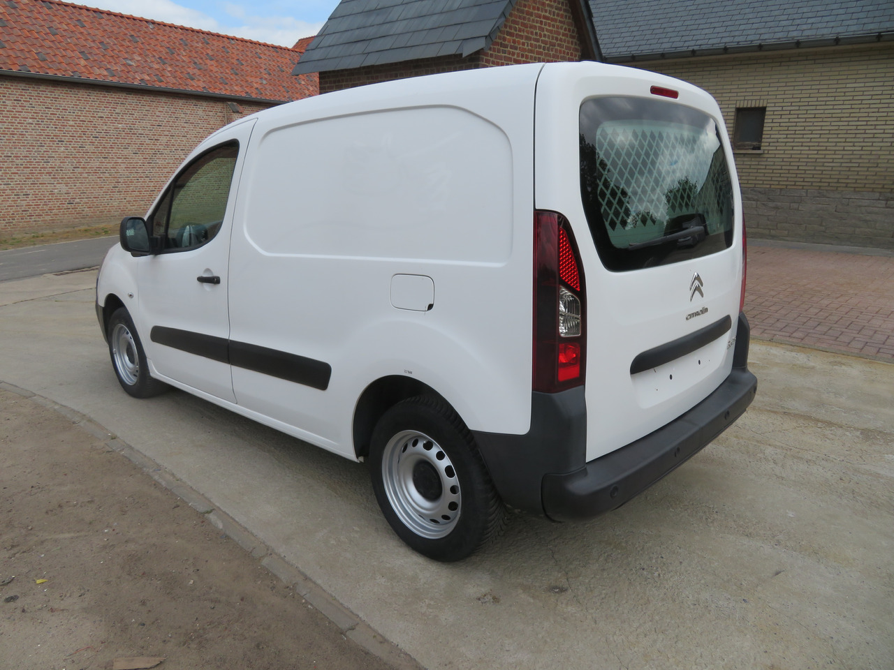 CITROËN Berlingo 1.6 BlueHDi CLUB - Furgon: obrázok 5 CITROËN Berlingo 1.6 BlueHDi CLUB - Furgon: obrázok 5