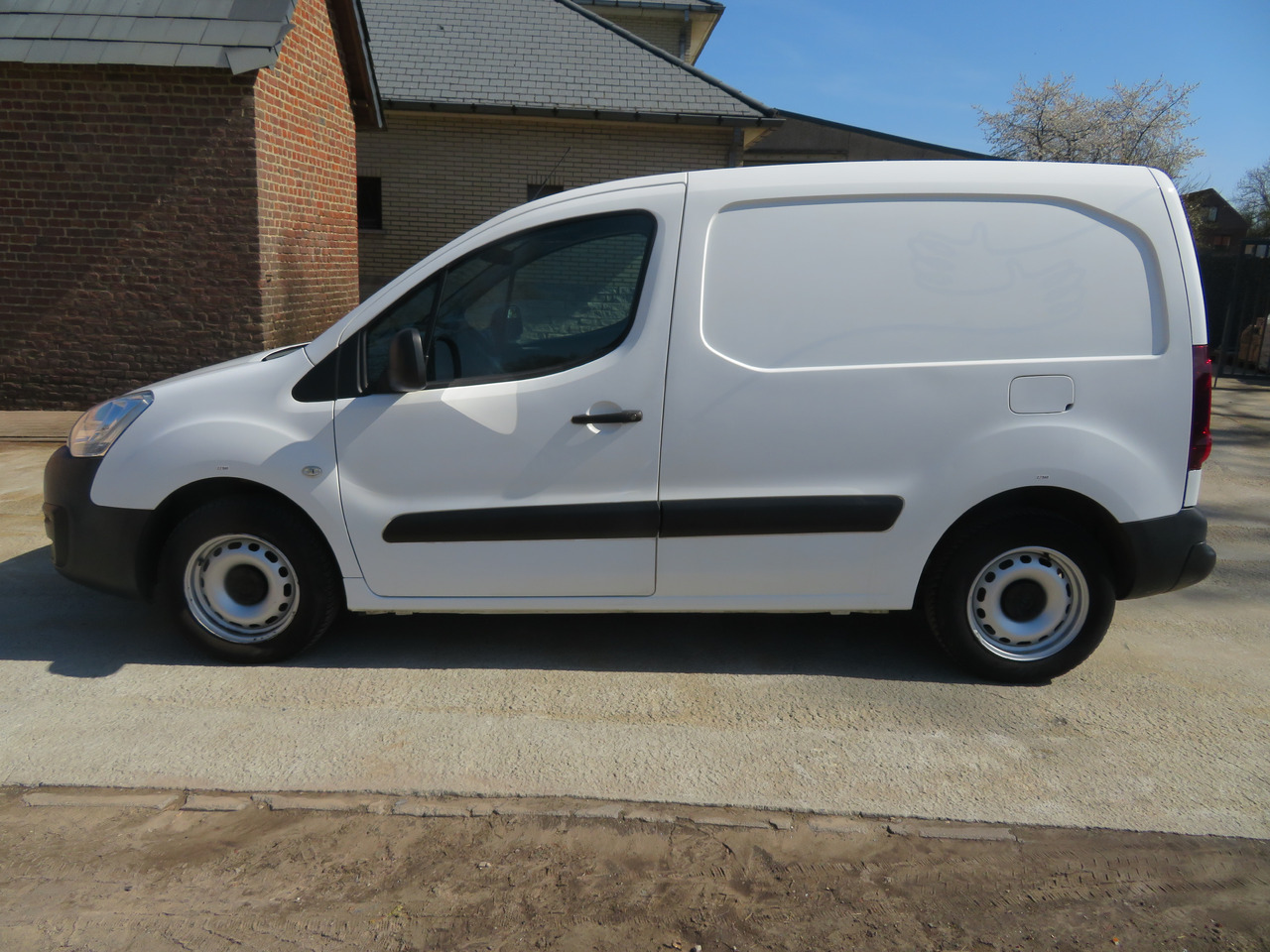 CITROËN Berlingo 1.6 BlueHDi CLUB - Furgon: obrázok 4 CITROËN Berlingo 1.6 BlueHDi CLUB - Furgon: obrázok 4