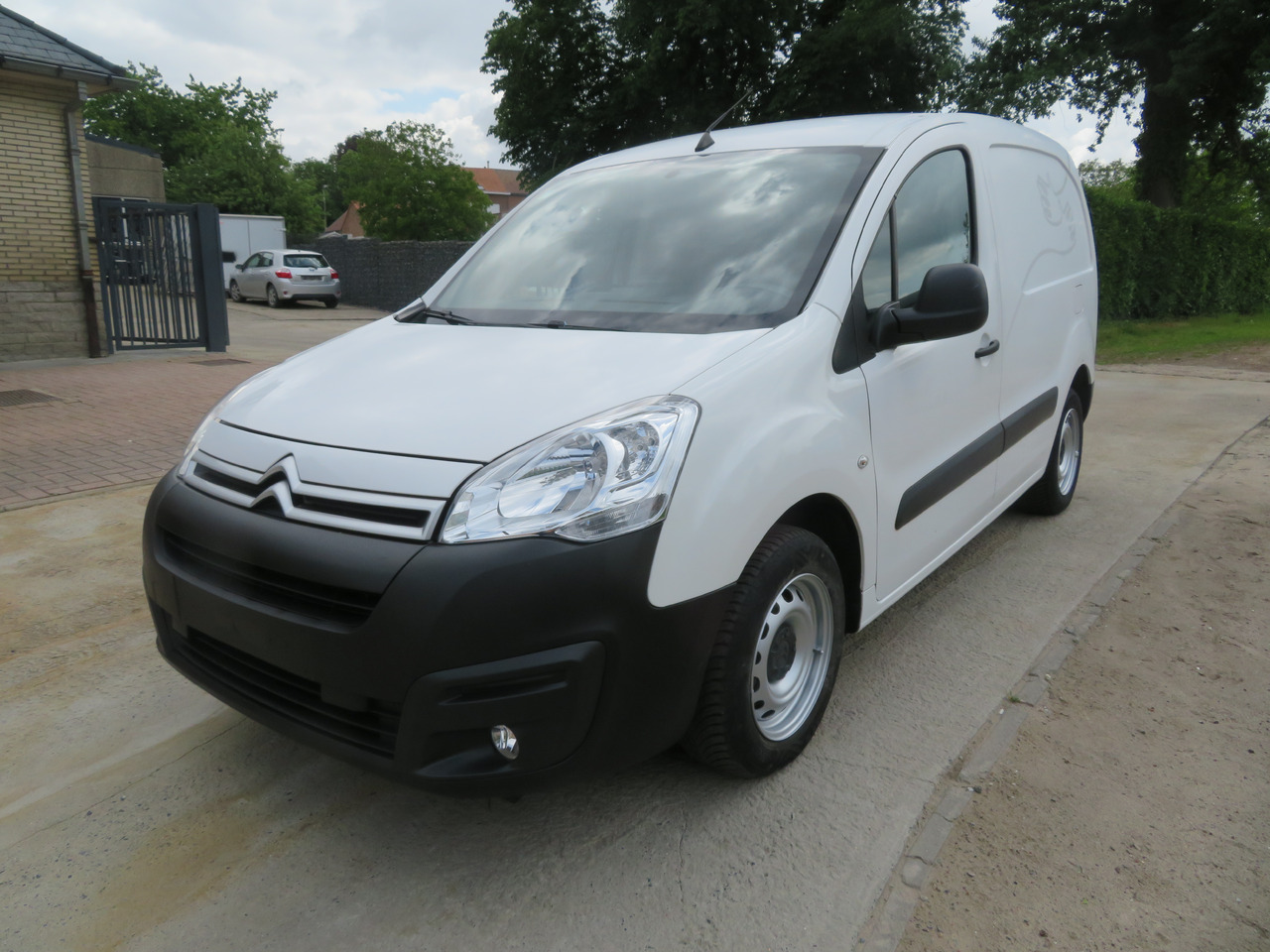 CITROËN Berlingo 1.6 BlueHDi CLUB - Furgon: obrázok 3 CITROËN Berlingo 1.6 BlueHDi CLUB - Furgon: obrázok 3