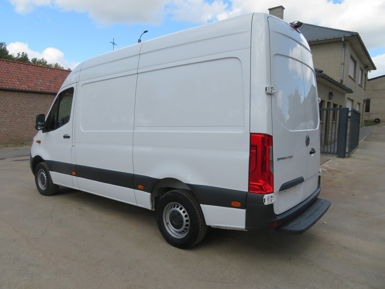 Mercedes-Benz Sprinter 317cdi - A2H2 - Dodávka: obrázok 5 Mercedes-Benz Sprinter 317cdi - A2H2 - Dodávka: obrázok 5