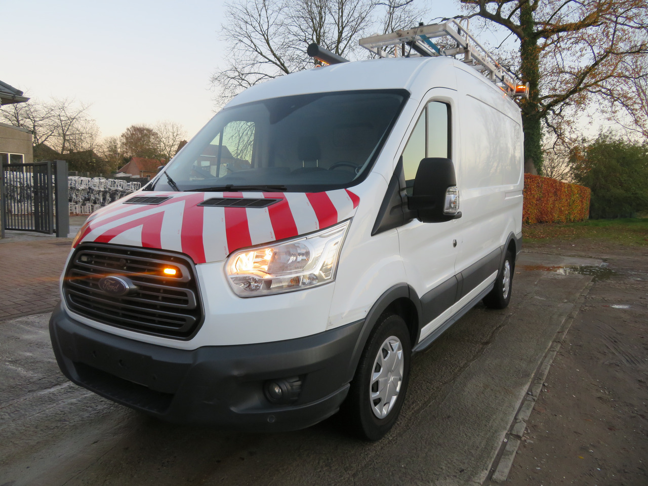 Ford Transit 2.0TDCi - L2H2 - Furgon: obrázok 3 Ford Transit 2.0TDCi - L2H2 - Furgon: obrázok 3