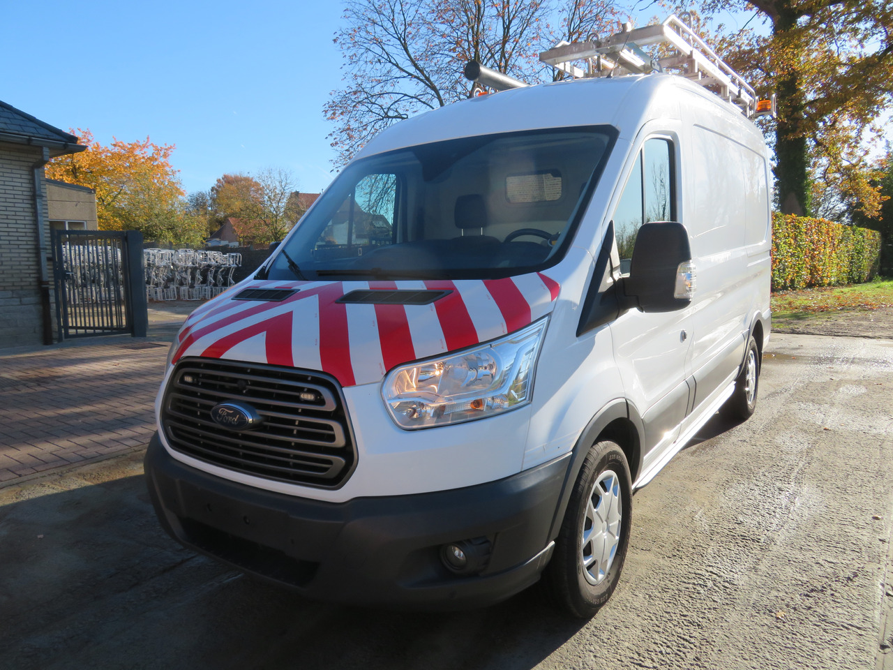 Ford Transit 2.0TDCi L2H2 - Furgon: obrázok 3 Ford Transit 2.0TDCi L2H2 - Furgon: obrázok 3