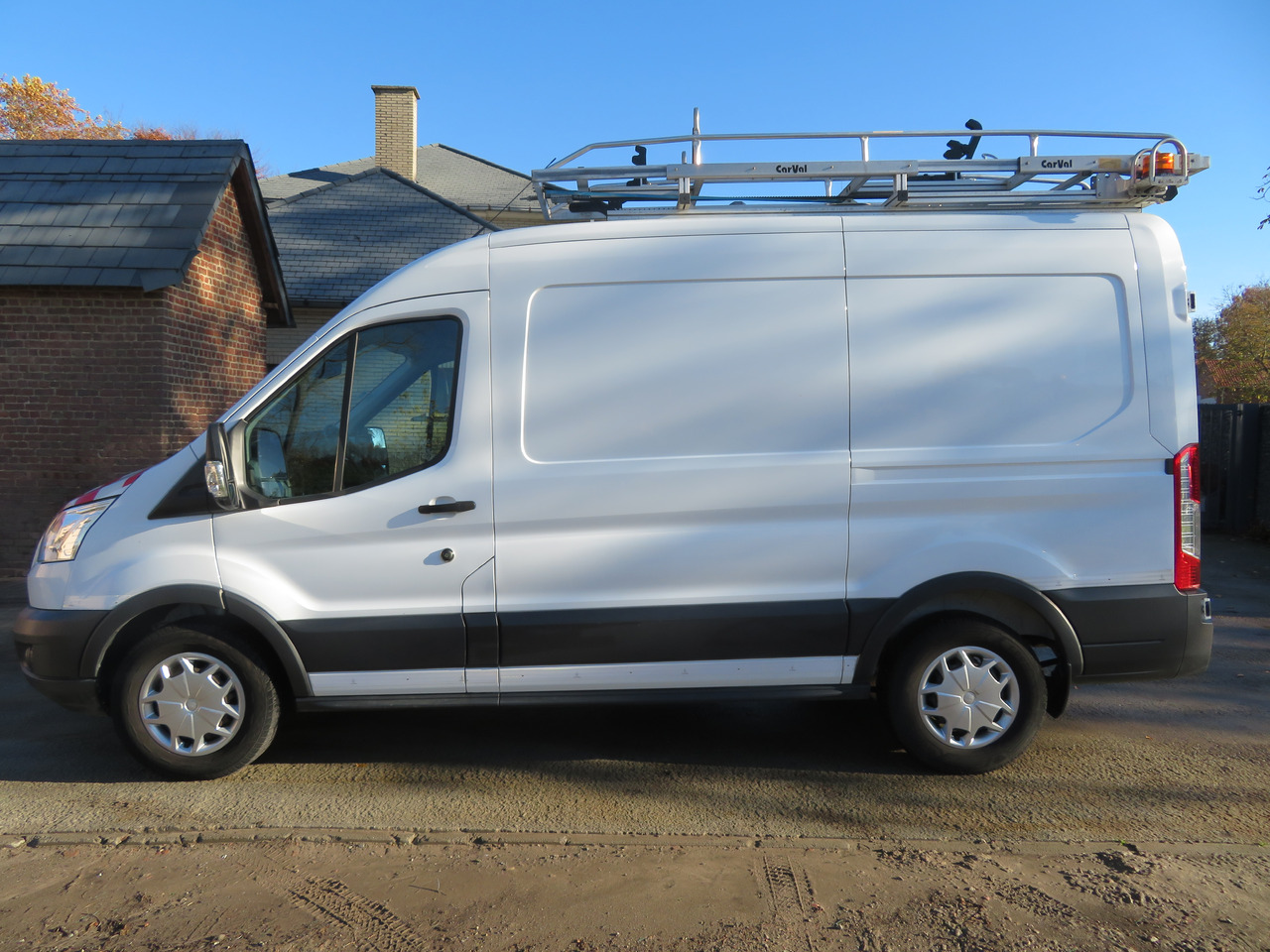 Ford Transit 2.0TDCi - L2H2 - Furgon: obrázok 4 Ford Transit 2.0TDCi - L2H2 - Furgon: obrázok 4