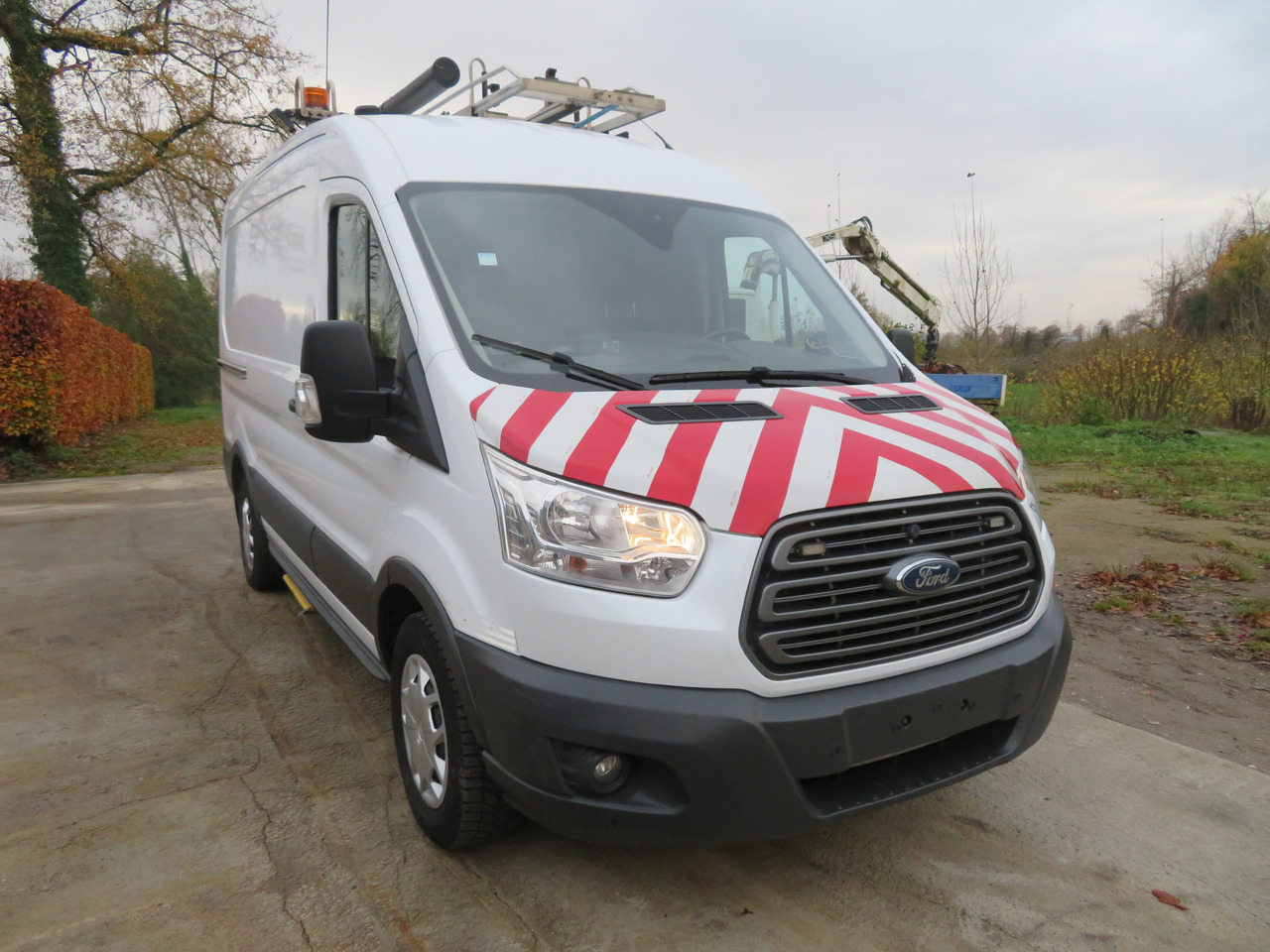 Ford Transit 2.0TDCi - L2H2 - Furgon: obrázok 1 Ford Transit 2.0TDCi - L2H2 - Furgon: obrázok 1