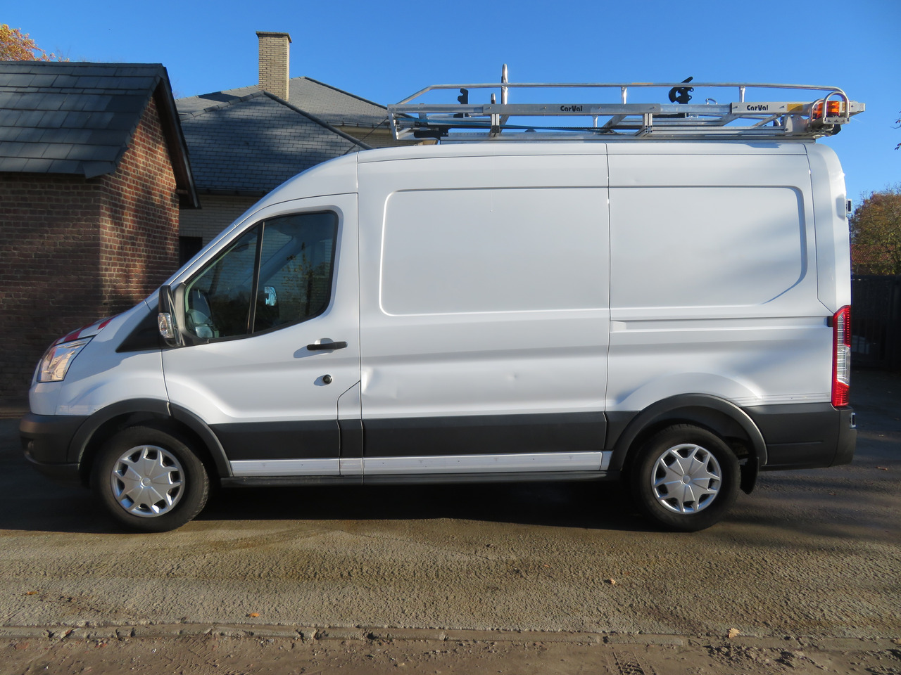 Ford Transit 2.0TDCi - L2H2 - Furgon: obrázok 4 Ford Transit 2.0TDCi - L2H2 - Furgon: obrázok 4