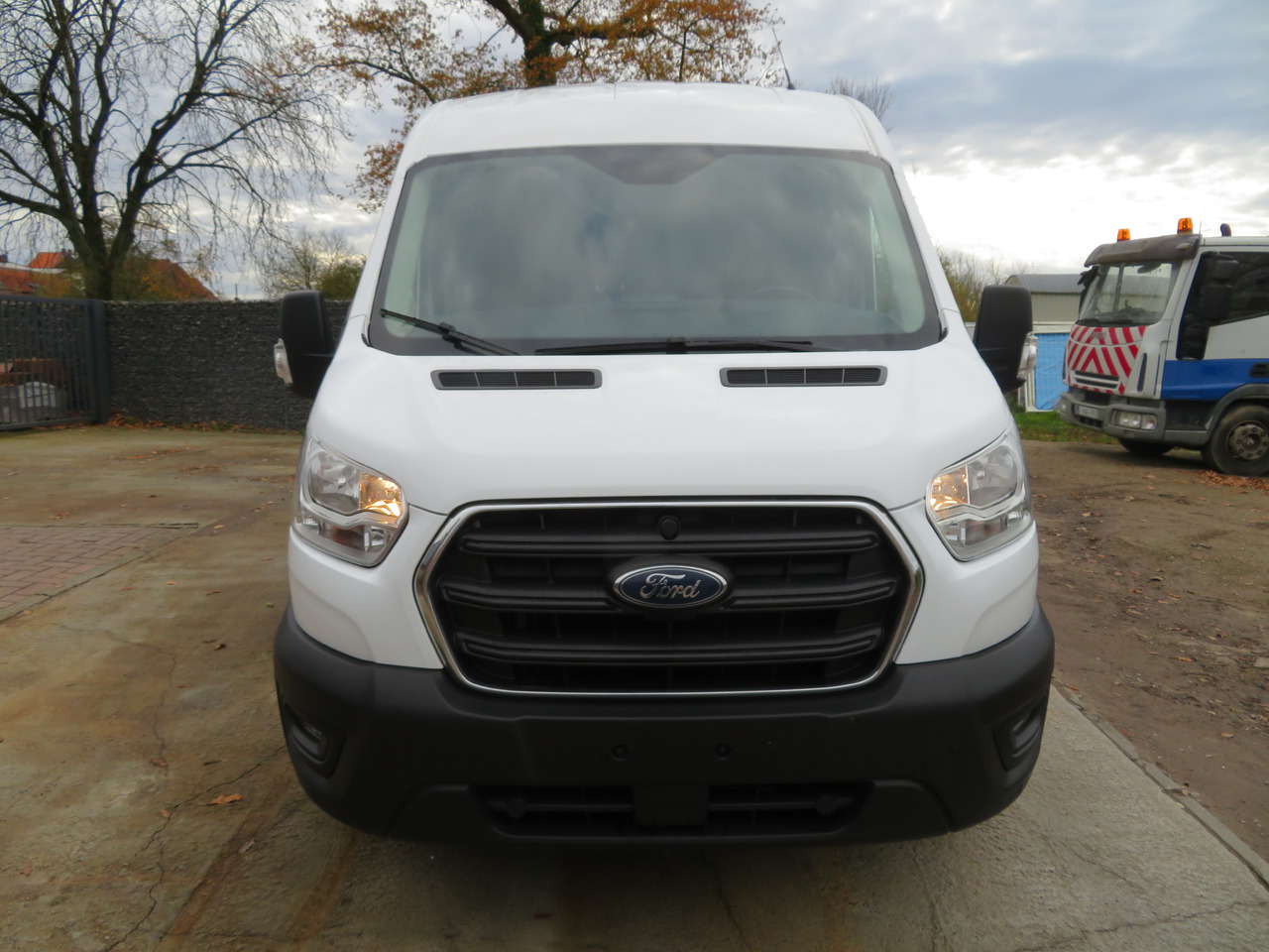 Ford Transit 2.0TDCi TREND - L2H2 - Furgon: obrázok 2 Ford Transit 2.0TDCi TREND - L2H2 - Furgon: obrázok 2