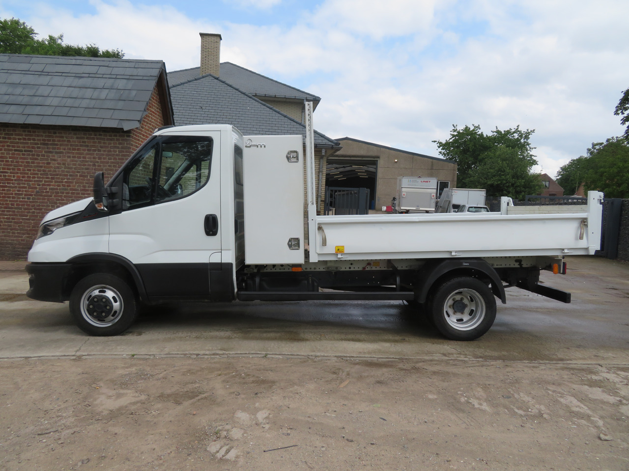 IVECO Daily 35C16 - 3.0 - Dodávka sklápač: obrázok 4 IVECO Daily 35C16 - 3.0 - Dodávka sklápač: obrázok 4