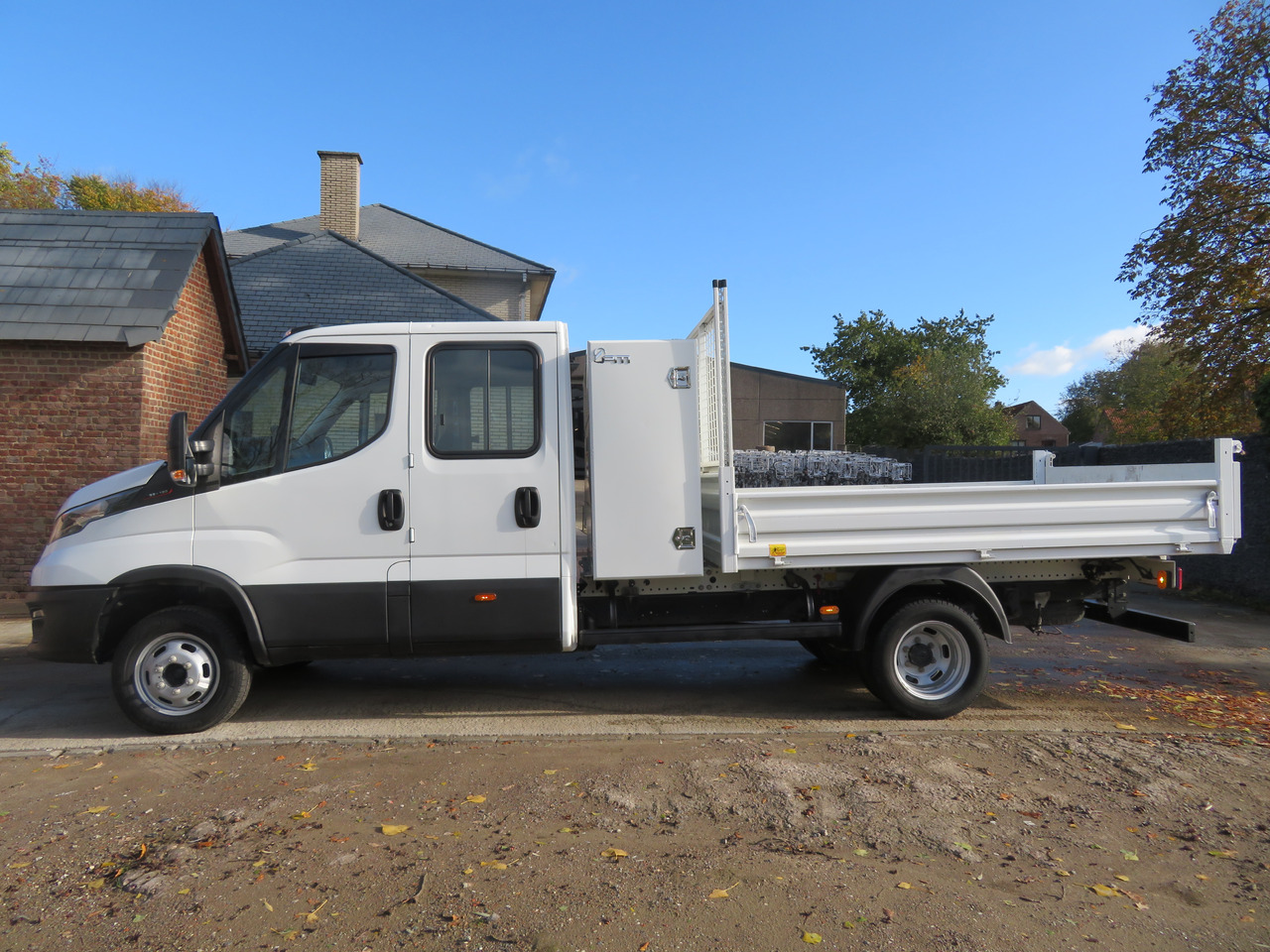 Iveco Daily 35C16 3.0 - Dodávka sklápač, Dodávkа s dvojitou kabínou: obrázok 4 Iveco Daily 35C16 3.0 - Dodávka sklápač, Dodávkа s dvojitou kabínou: obrázok 4
