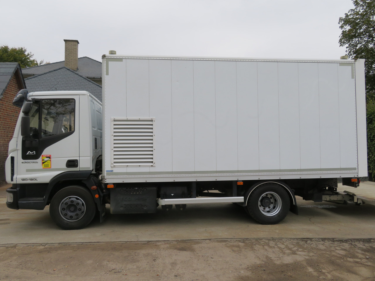 Iveco Eurocargo 120EL - Skříňový nákladní auto: obrázok 4 Iveco Eurocargo 120EL - Skříňový nákladní auto: obrázok 4