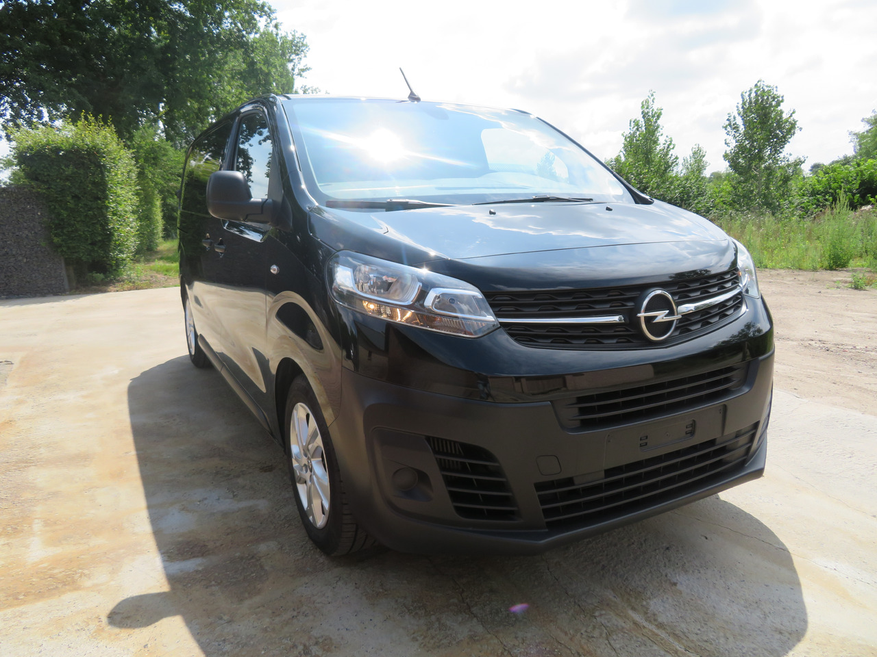 OPEL Vivaro Edition 2.0 Turbo - L2H1 - Malá dodávka: obrázok 1 OPEL Vivaro Edition 2.0 Turbo - L2H1 - Malá dodávka: obrázok 1