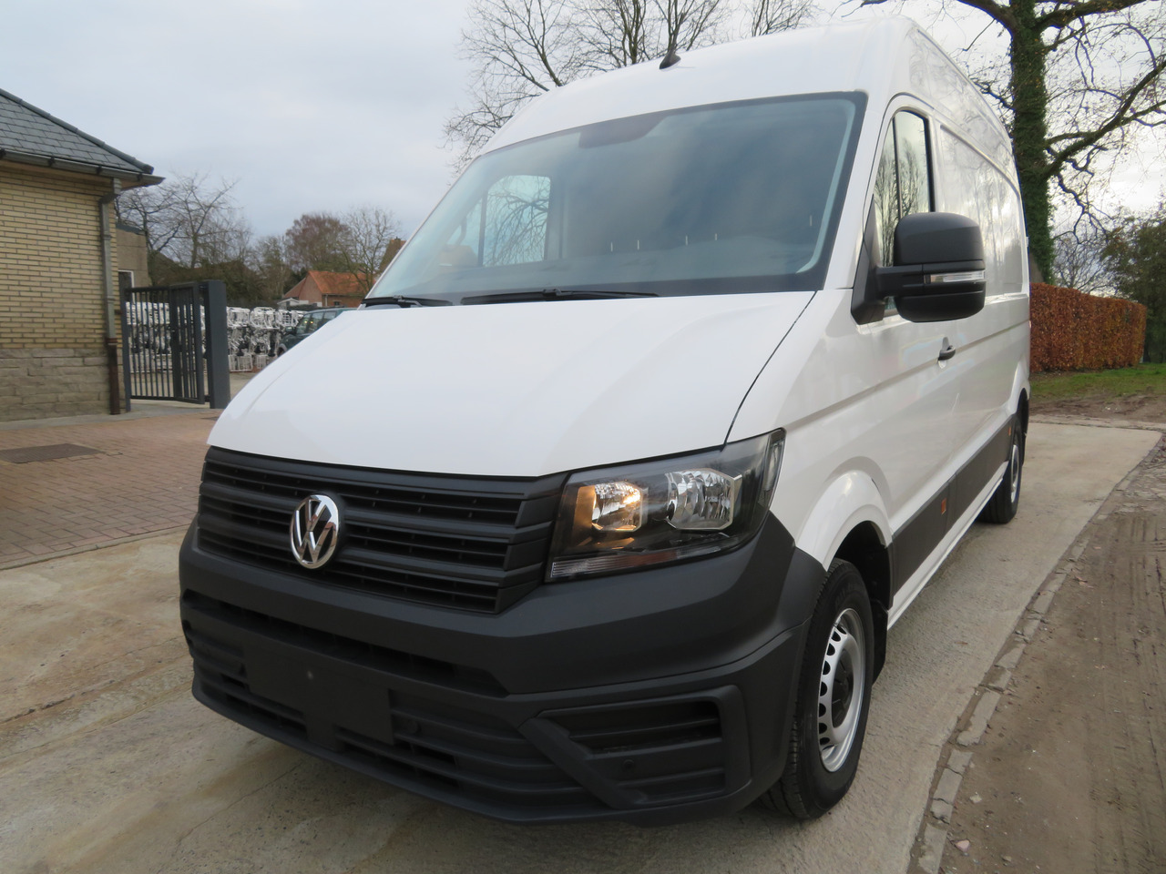 Volkswagen Crafter 2.0 CR TDi L3H3 - Furgon: obrázok 3 Volkswagen Crafter 2.0 CR TDi L3H3 - Furgon: obrázok 3