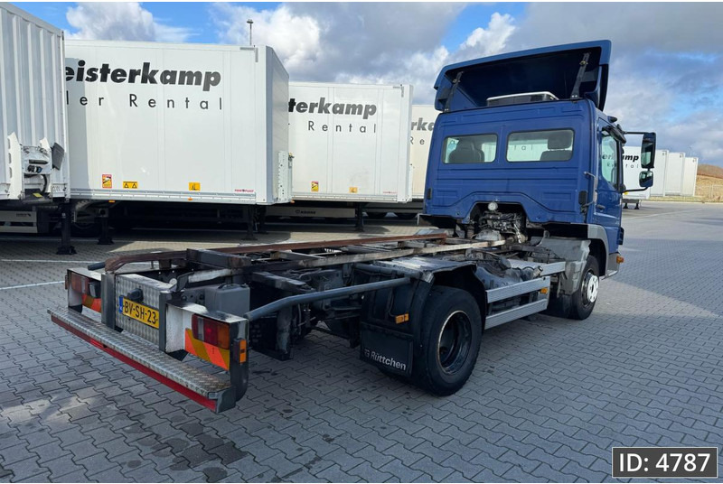 Mercedes-Benz Atego 816 Day Cab, Euro 5, BDF / EPS automatic / standklima / Hydraulic system - Kontejnérový podvozek/ Výměnná nástavba: obrázok 5 Mercedes-Benz Atego 816 Day Cab, Euro 5, BDF / EPS automatic / standklima / Hydraulic system - Kontejnérový podvozek/ Výměnná nástavba: obrázok 5