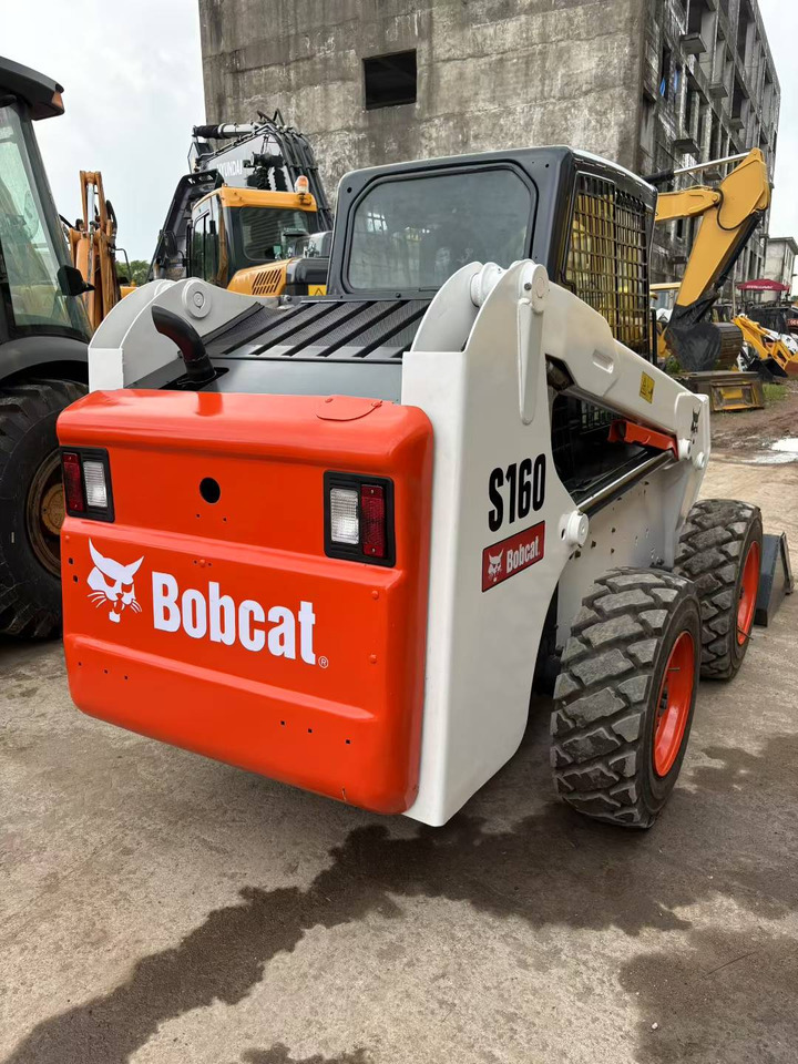 BOBCAT Skid Steer Loader S160 - Šmykom riadený nakladač: obrázok 2 BOBCAT Skid Steer Loader S160 - Šmykom riadený nakladač: obrázok 2